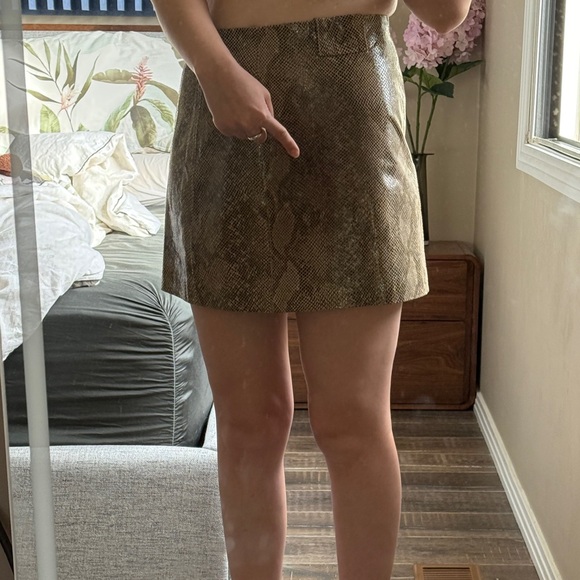Zara Woman Genuine Leather Snakeskin Print A-Line Mini Skirt Size M - Picture 8 of 9